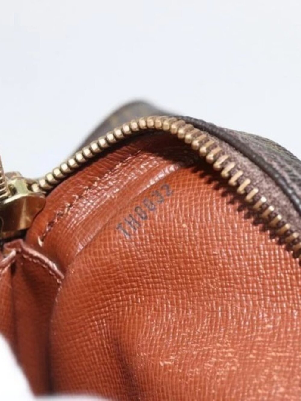 LOUIS VUITTON Monogram Amazon Shoulder Bag M45236 LV Auth 175951 - Picture 12 of 16